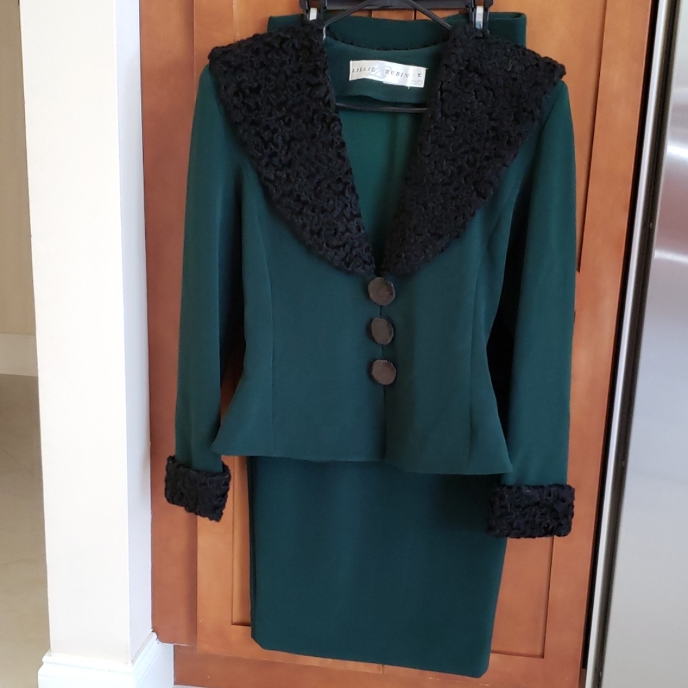 Never worn Lillie Rubin Suit